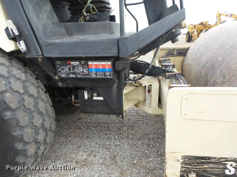 image for item L4545 Ingersoll Rand SD116DX TF single drum vibratory roller