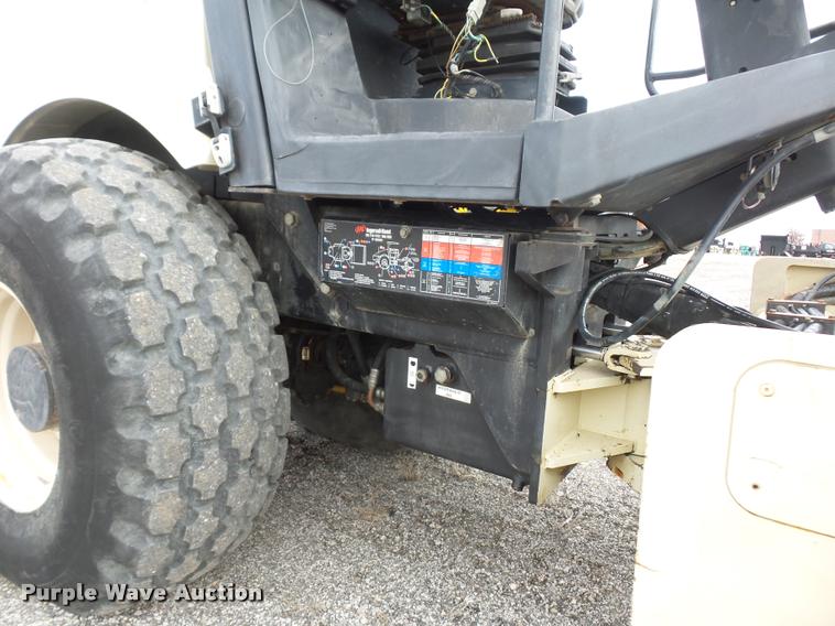 image for item L4545 Ingersoll Rand SD116DX TF single drum vibratory roller