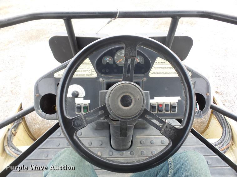 image for item L4545 Ingersoll Rand SD116DX TF single drum vibratory roller