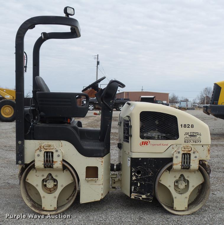 image for item L4546 Ingersoll Rand DD24 double drum roller