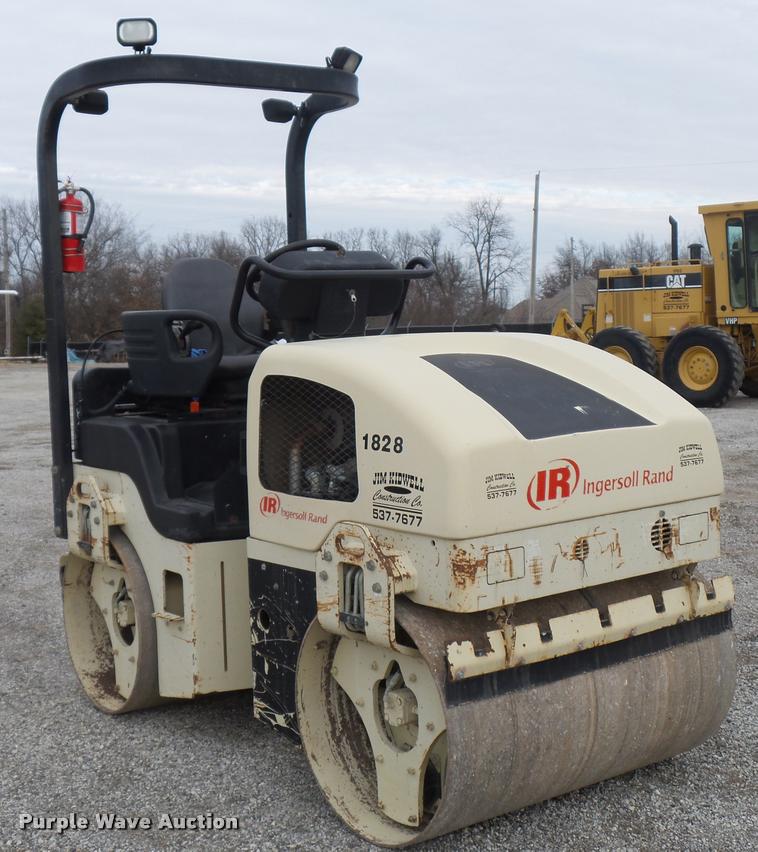 image for item L4546 Ingersoll Rand DD24 double drum roller