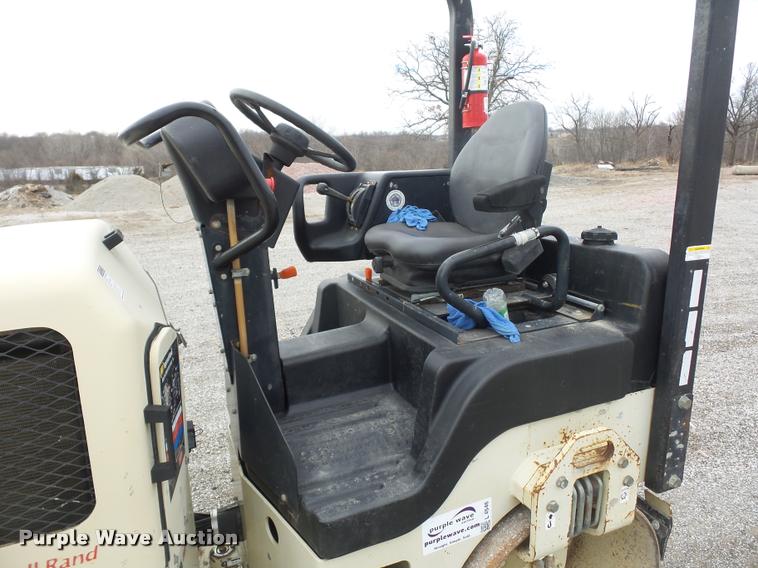 image for item L4546 Ingersoll Rand DD24 double drum roller