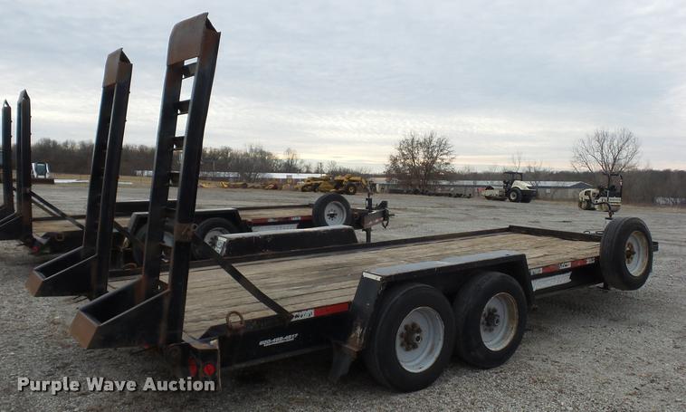 image for item L4548 2004 Towmaster equipment trailer