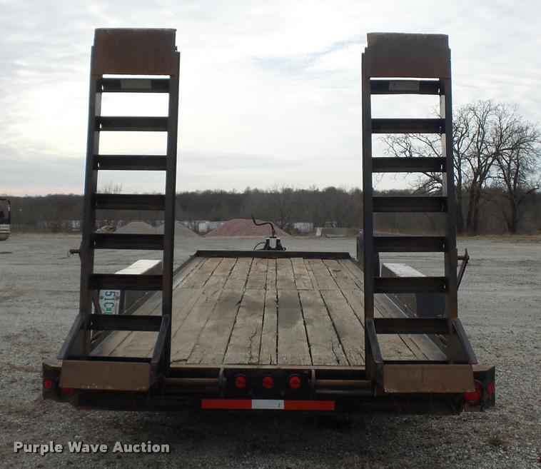 image for item L4548 2004 Towmaster equipment trailer