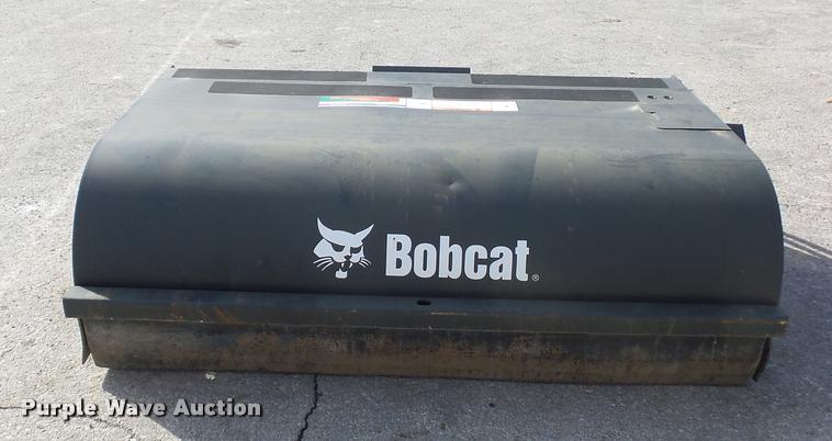 image for item L4550 2015 Bobcat skid steer sweeper