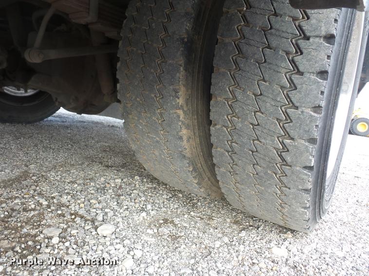 image for item L4559 2003 Ford F550 Super Duty service truck