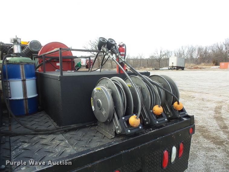 image for item L4559 2003 Ford F550 Super Duty service truck