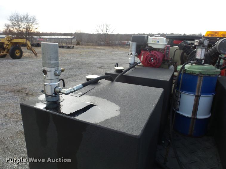 image for item L4559 2003 Ford F550 Super Duty service truck