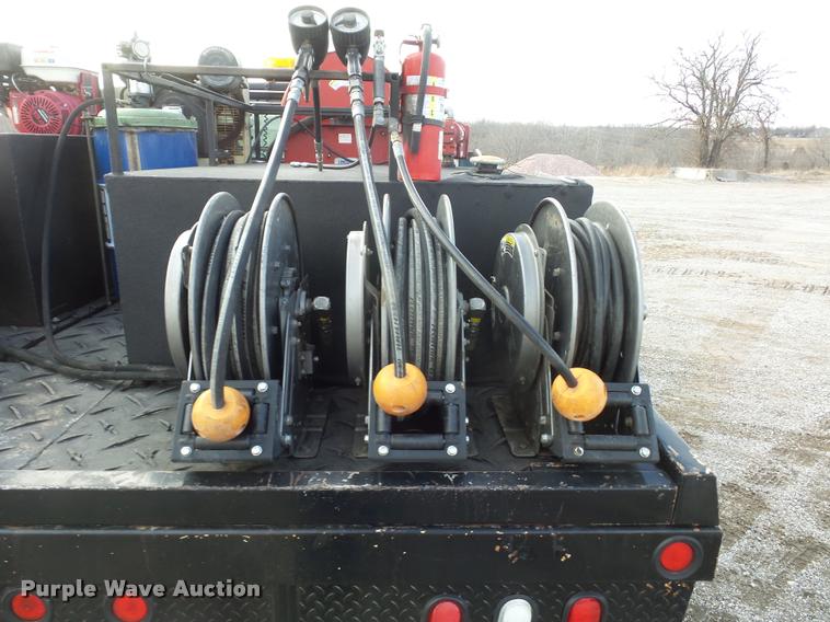 image for item L4559 2003 Ford F550 Super Duty service truck