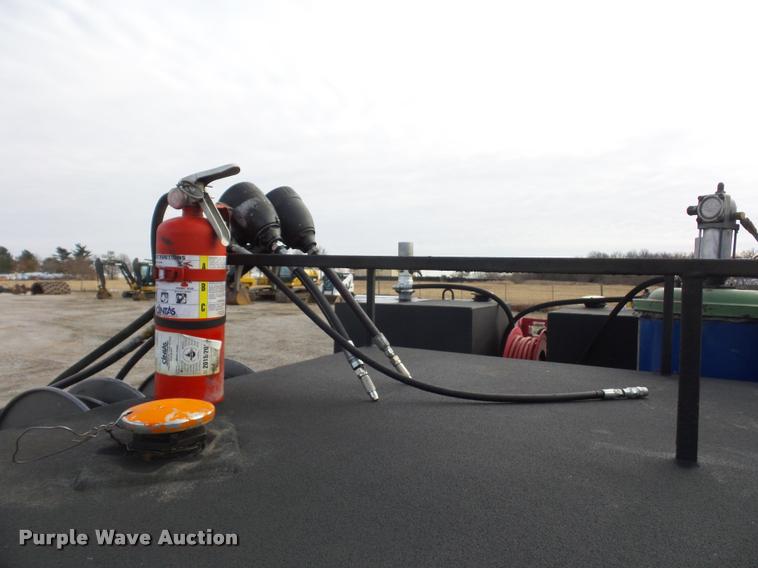 image for item L4559 2003 Ford F550 Super Duty service truck