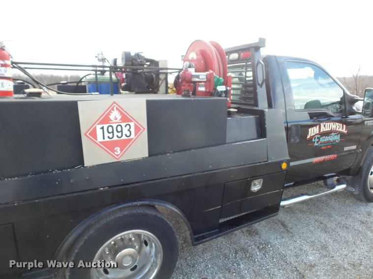 image for item L4559 2003 Ford F550 Super Duty service truck