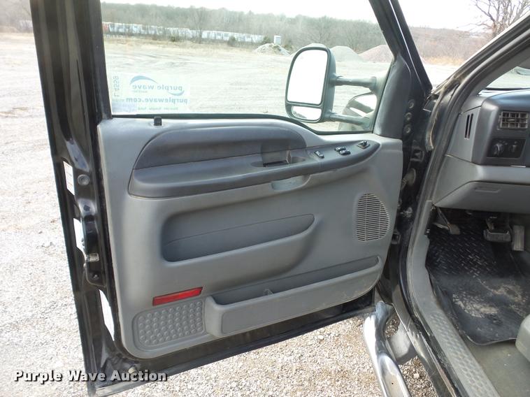 image for item L4559 2003 Ford F550 Super Duty service truck