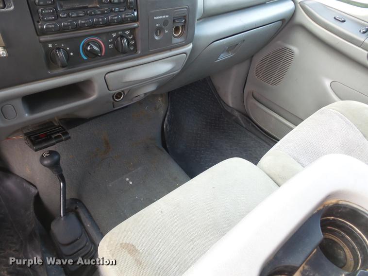image for item L4559 2003 Ford F550 Super Duty service truck