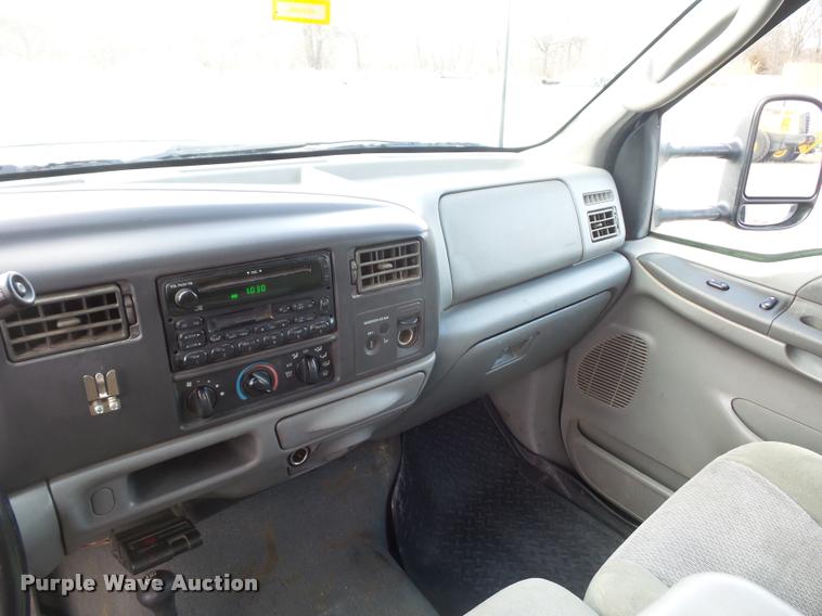 image for item L4559 2003 Ford F550 Super Duty service truck