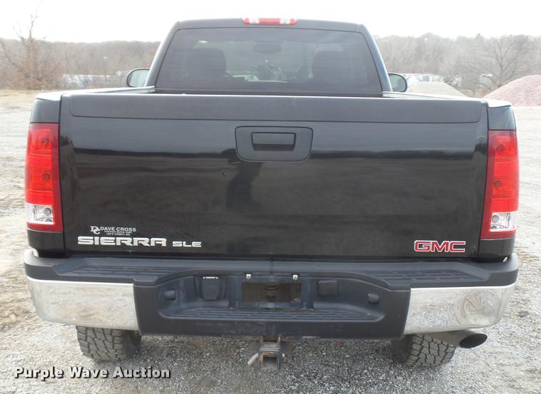 image for item L4560 2007 GMC Sierra 2500HD pickup truck