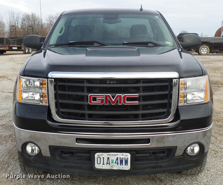 image for item L4560 2007 GMC Sierra 2500HD pickup truck