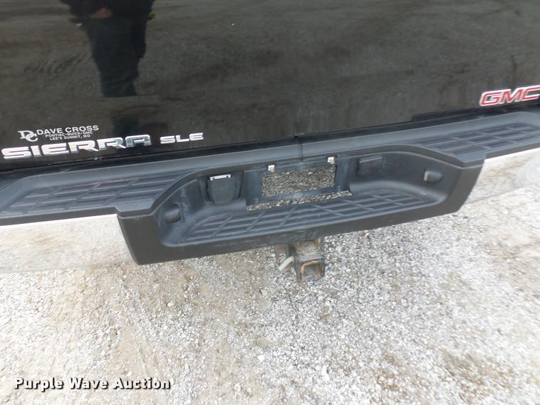 image for item L4560 2007 GMC Sierra 2500HD pickup truck