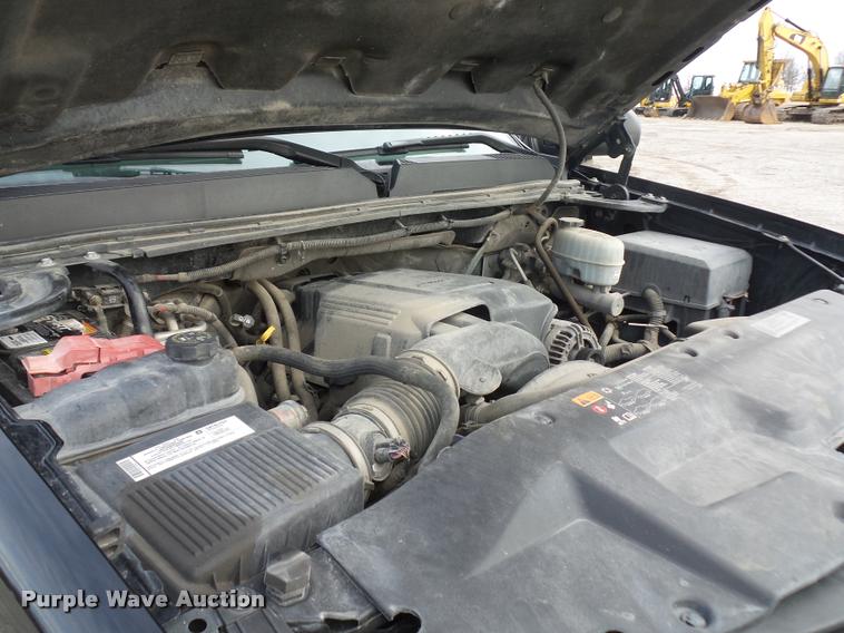 image for item L4560 2007 GMC Sierra 2500HD pickup truck