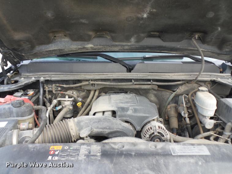 image for item L4560 2007 GMC Sierra 2500HD pickup truck