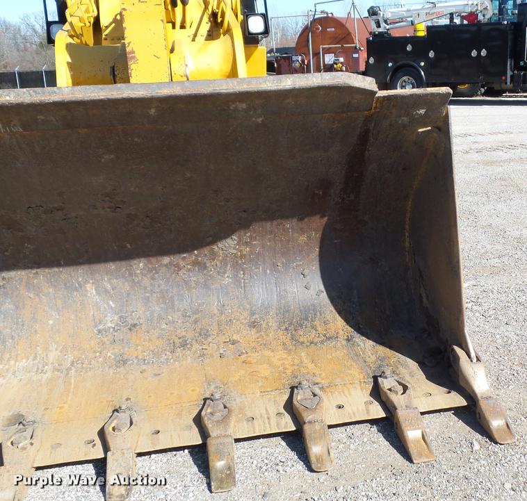 image for item L4679 2004 Caterpillar 963C track loader