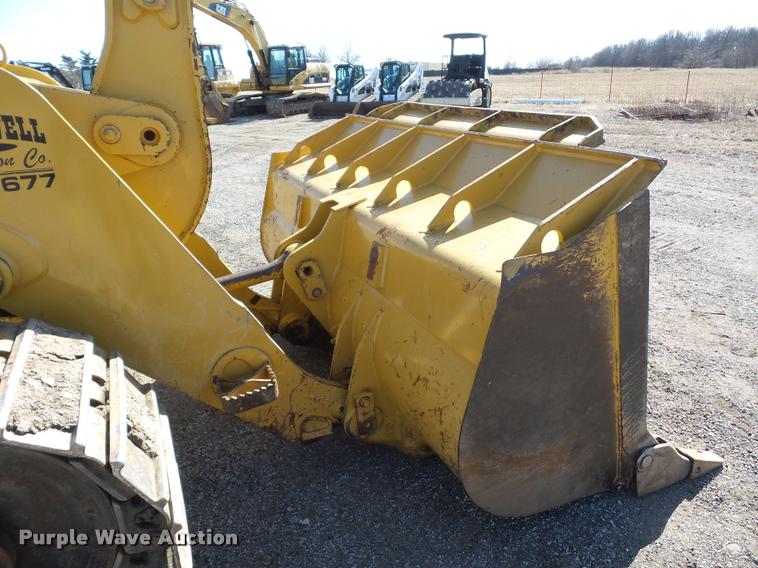 image for item L4679 2004 Caterpillar 963C track loader