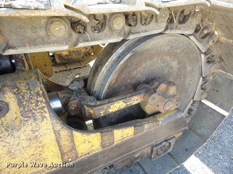 image for item L4679 2004 Caterpillar 963C track loader