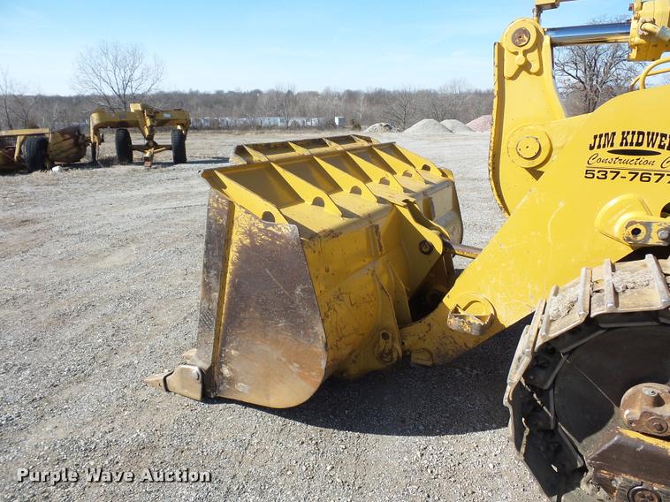 image for item L4679 2004 Caterpillar 963C track loader