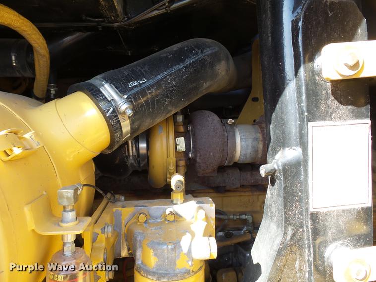 image for item L4679 2004 Caterpillar 963C track loader