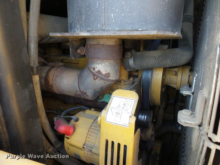 image for item L4679 2004 Caterpillar 963C track loader