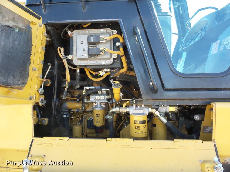 image for item L4679 2004 Caterpillar 963C track loader