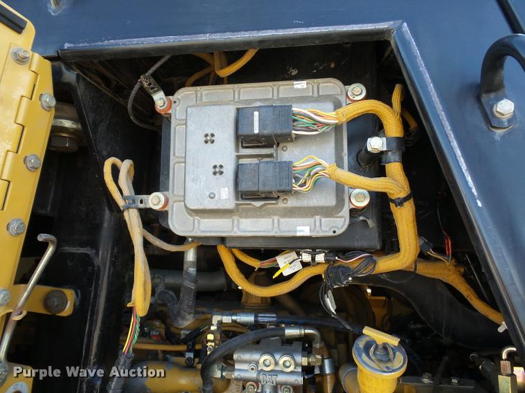 image for item L4679 2004 Caterpillar 963C track loader