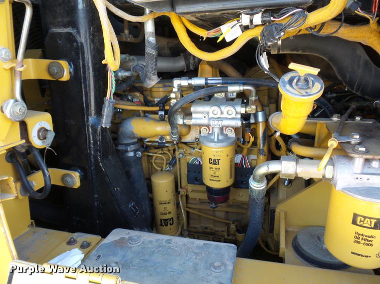 image for item L4679 2004 Caterpillar 963C track loader