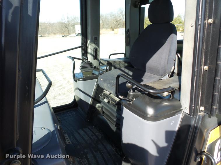 image for item L4679 2004 Caterpillar 963C track loader