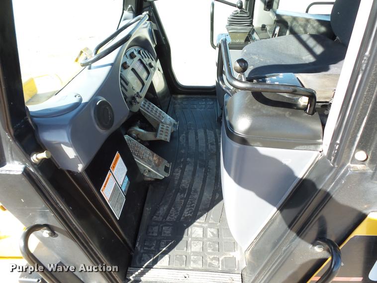 image for item L4679 2004 Caterpillar 963C track loader