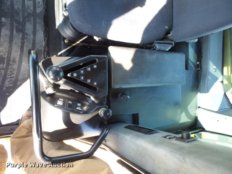 image for item L4679 2004 Caterpillar 963C track loader