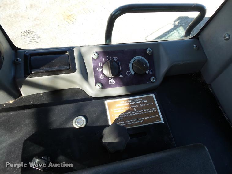 image for item L4679 2004 Caterpillar 963C track loader