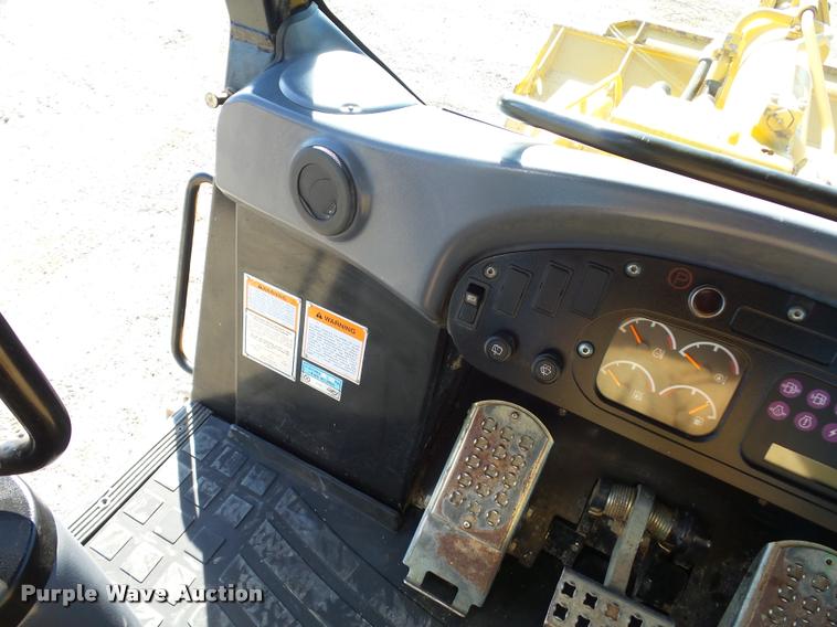 image for item L4679 2004 Caterpillar 963C track loader