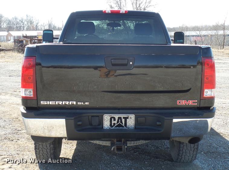 image for item L4680 2010 GMC Sierra 2500HD pickup truck