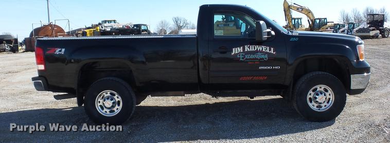 image for item L4680 2010 GMC Sierra 2500HD pickup truck