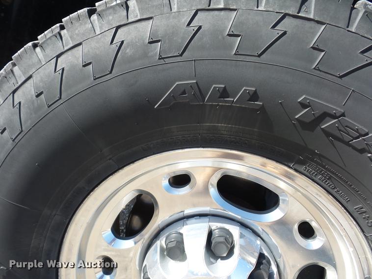 image for item L4680 2010 GMC Sierra 2500HD pickup truck