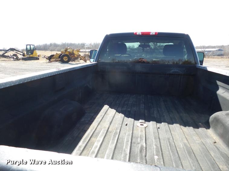 image for item L4680 2010 GMC Sierra 2500HD pickup truck