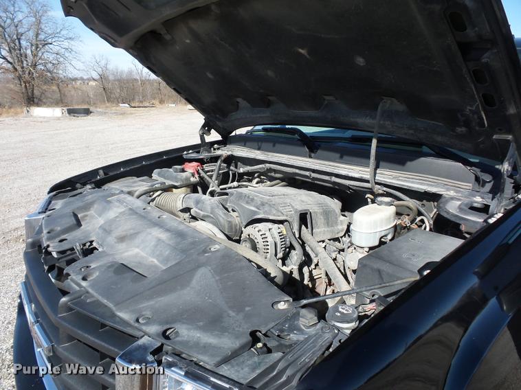 image for item L4680 2010 GMC Sierra 2500HD pickup truck