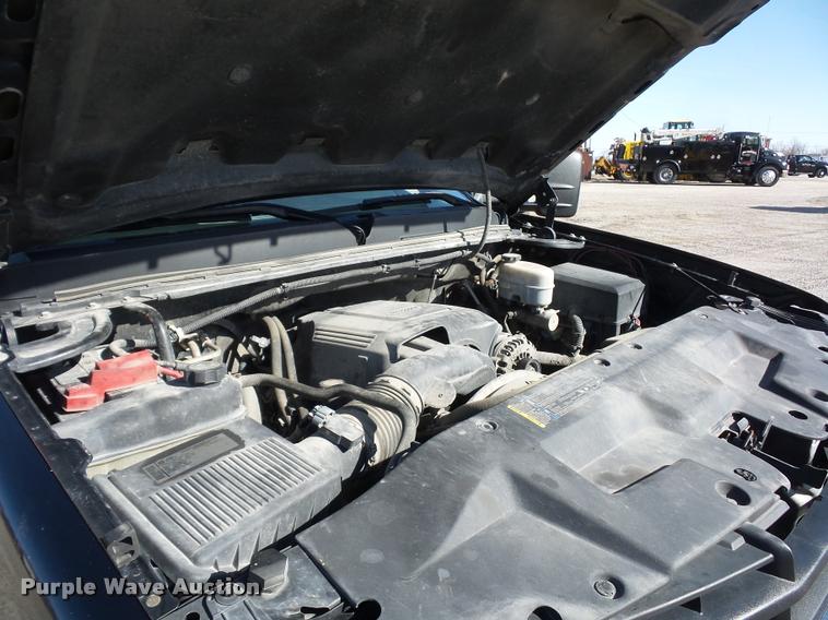 image for item L4680 2010 GMC Sierra 2500HD pickup truck