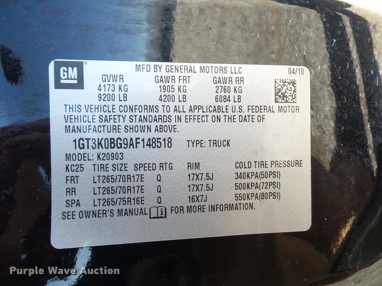 image for item L4680 2010 GMC Sierra 2500HD pickup truck