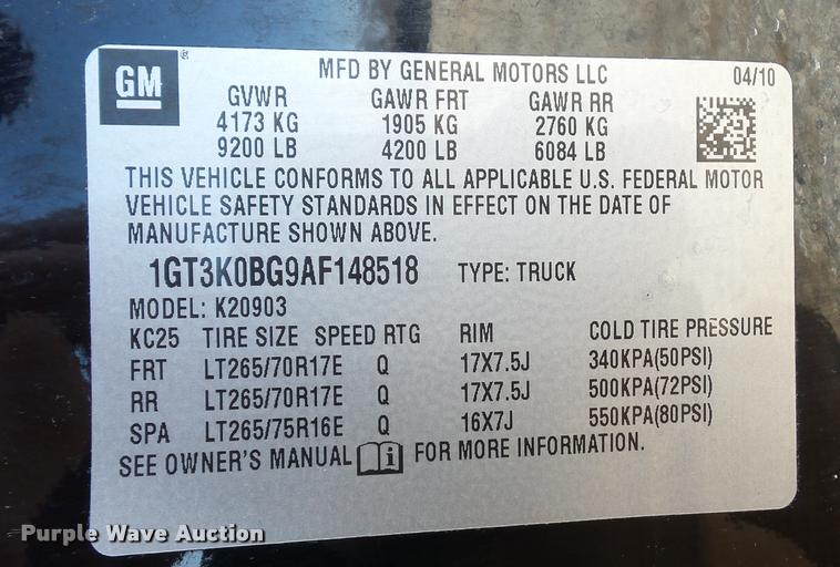 image for item L4680 2010 GMC Sierra 2500HD pickup truck