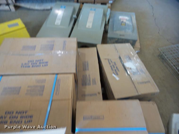 image for item AG9052 Approximately 22 Lithonia Aeris outdoor lights