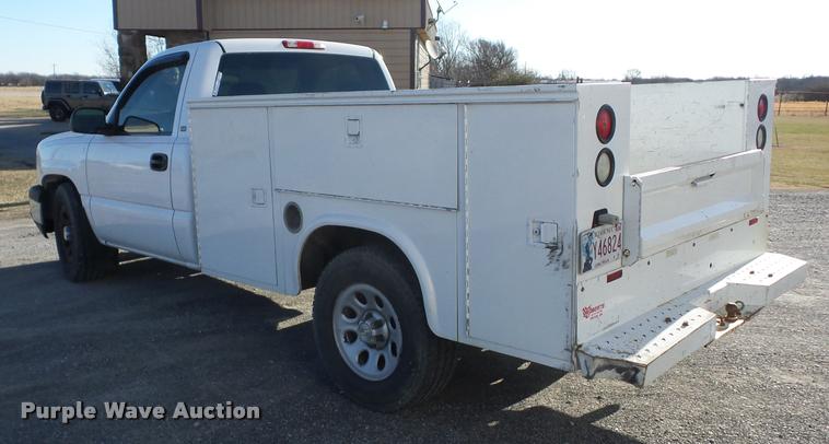 image for item AG9054 2005 Chevrolet Silverado 1500 utility bed pickup truck