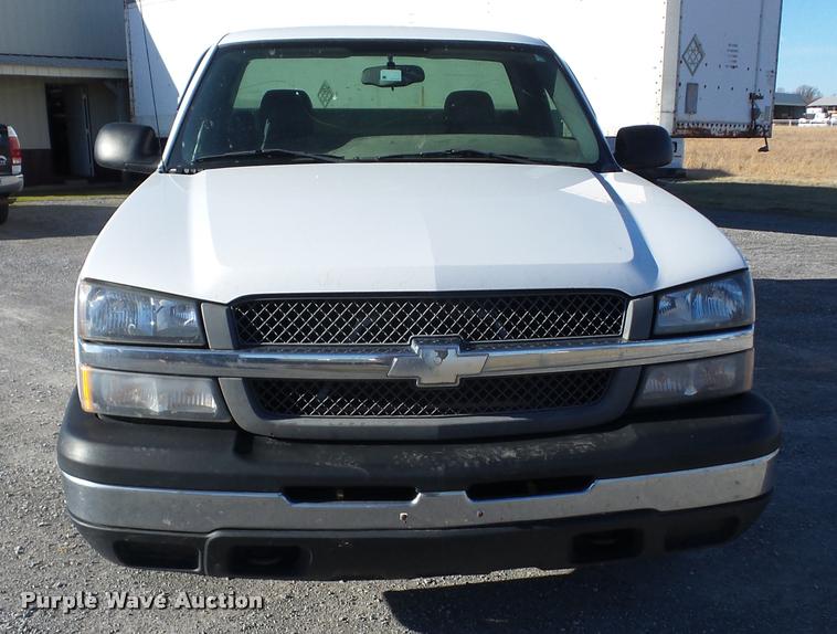 image for item AG9054 2005 Chevrolet Silverado 1500 utility bed pickup truck