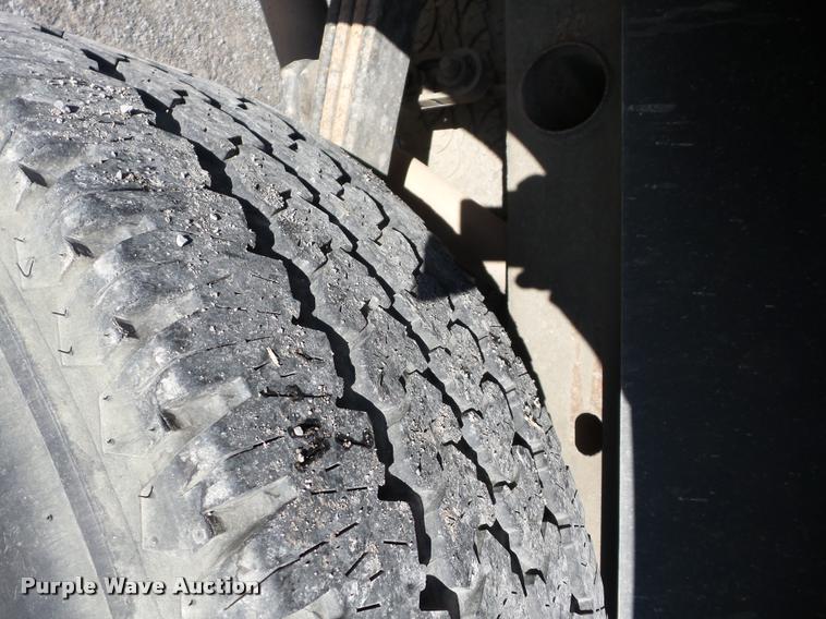 image for item AG9054 2005 Chevrolet Silverado 1500 utility bed pickup truck