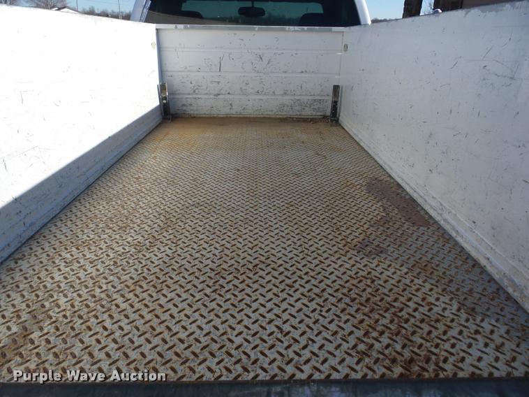 image for item AG9054 2005 Chevrolet Silverado 1500 utility bed pickup truck